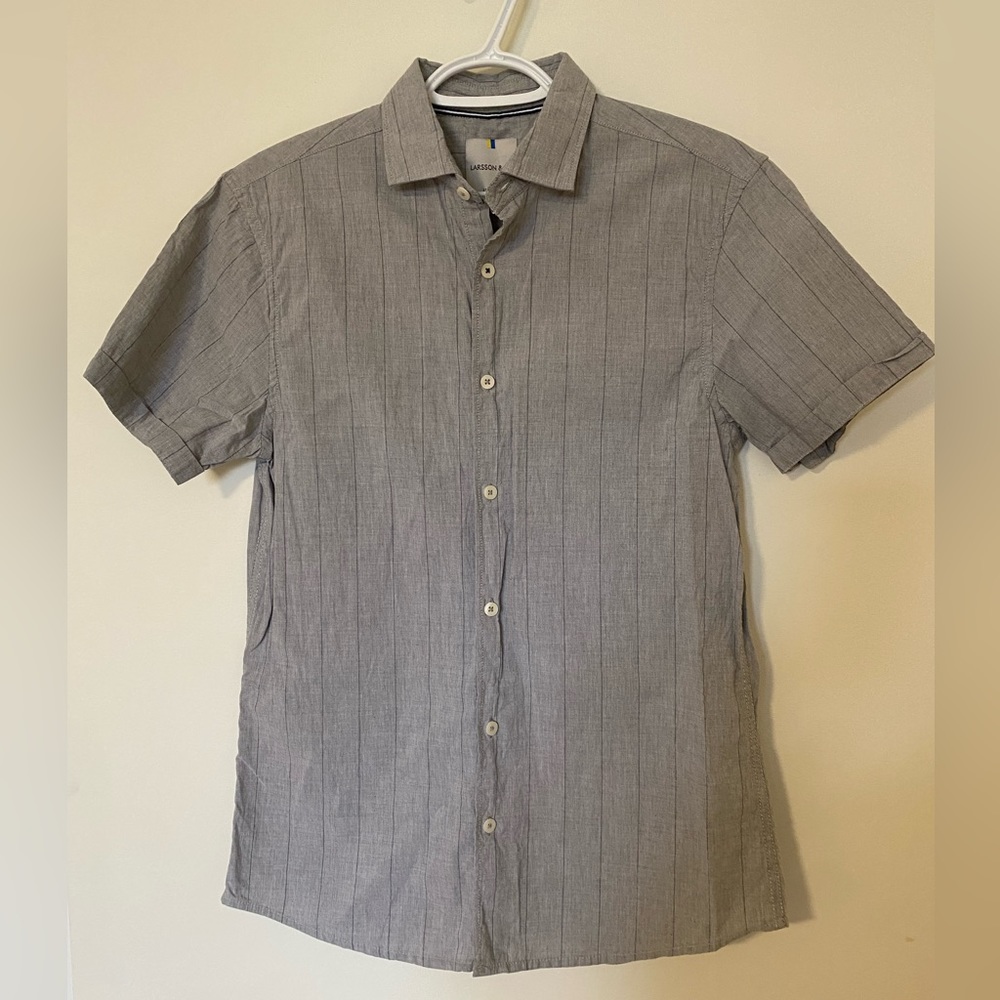 Short-sleeved button down shirt